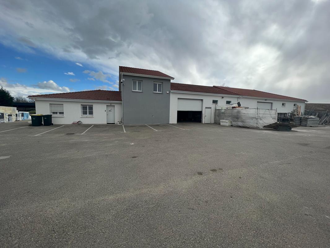Light Industrial in Saint-Sorlin-de-Vienne for sale Building Photo- Image 1 of 3