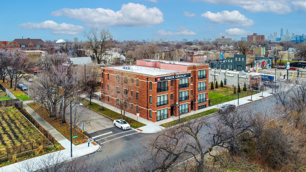 2824 W Van Buren St, Chicago, IL for sale - Primary Photo - Image 1 of 7