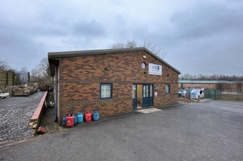 Harmby Rd, Leyburn to rent Building Photo- Image 1 of 5