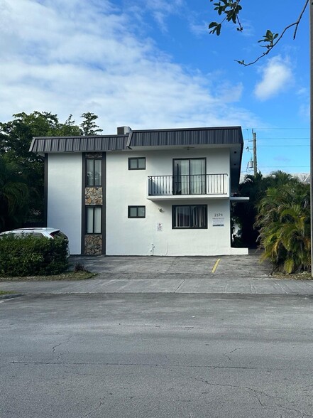 2379 NE 172nd St, North Miami Beach, FL for sale - Building Photo - Image 1 of 12