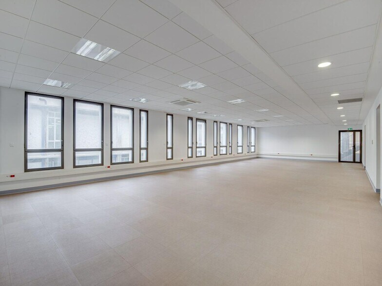 Office in Marseille to rent - Interior Photo - Image 3 of 15