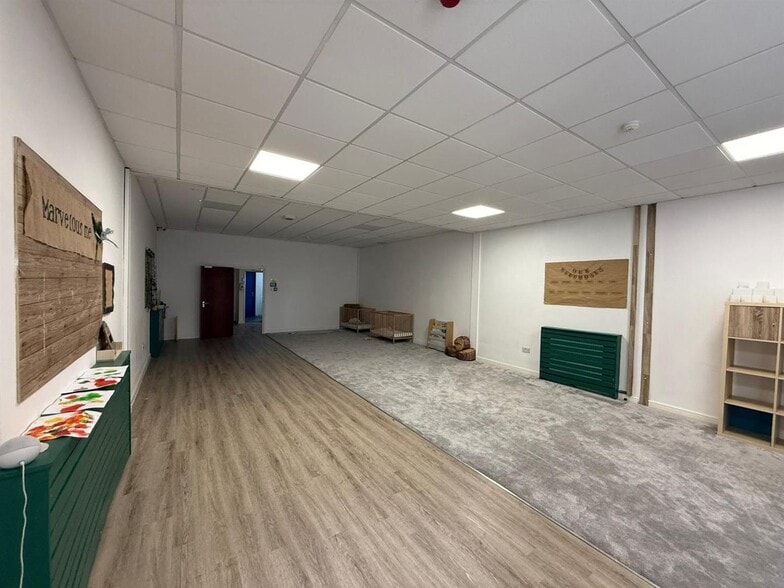 116-123 Pentwyn Baglan Rd, Port Talbot to rent - Interior Photo - Image 3 of 3