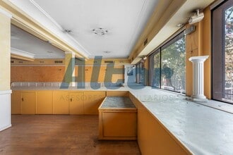 Retail in Madrid, Madrid to rent Interior Photo- Image 2 of 18