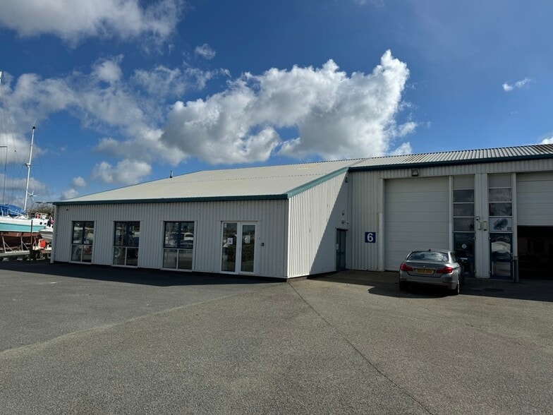 Hafan Marina Workshops, Pwllheli to rent - Building Photo - Image 2 of 2