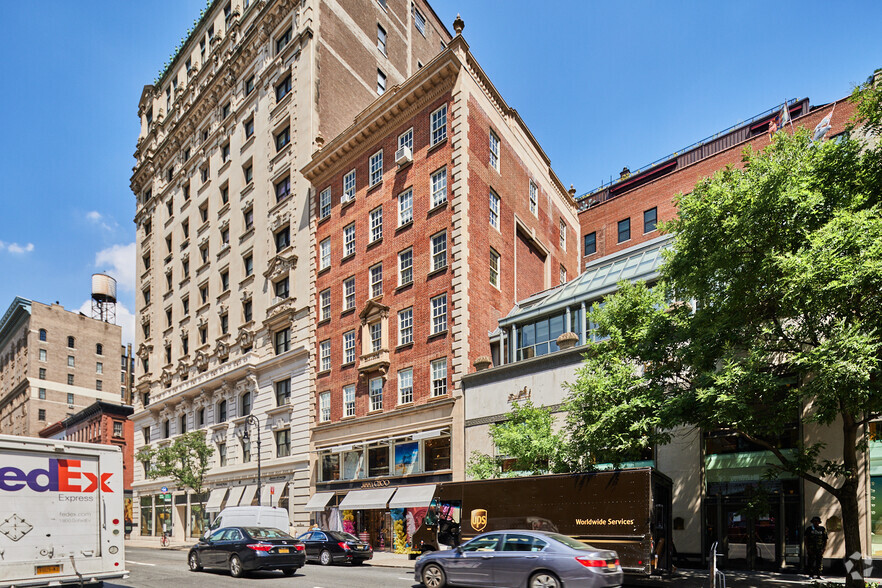 697-699 Madison Ave, New York, NY for sale - Building Photo - Image 1 of 1