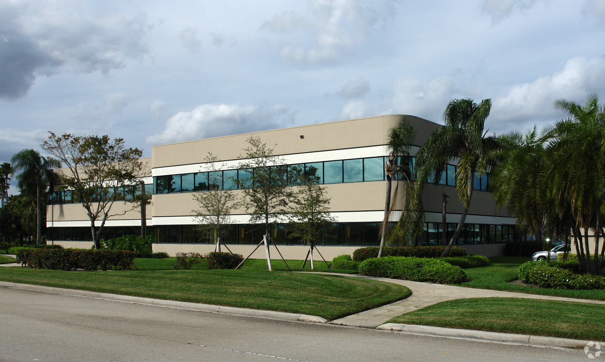 440 Sawgrass Corporate Pky, Sunrise, FL for sale Primary Photo- Image 1 of 16