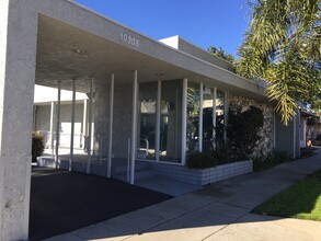 10906 Riverside Dr, North Hollywood, CA for rent Building Photo- Image 2 of 4