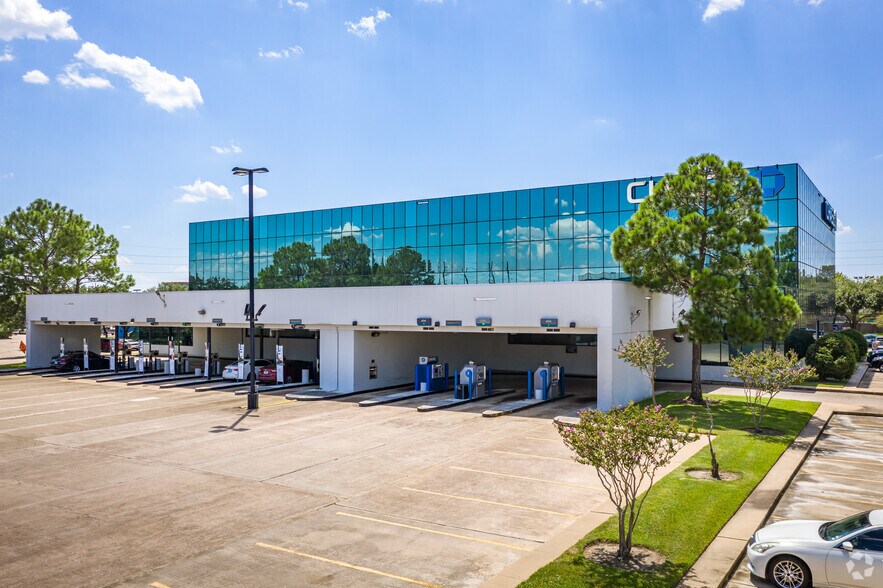 4600 Highway 6 N, Houston, TX to rent - Building Photo - Image 3 of 12