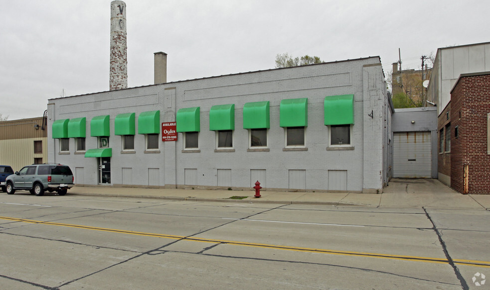 2422 W Clybourn St, Milwaukee, WI for sale - Primary Photo - Image 1 of 1