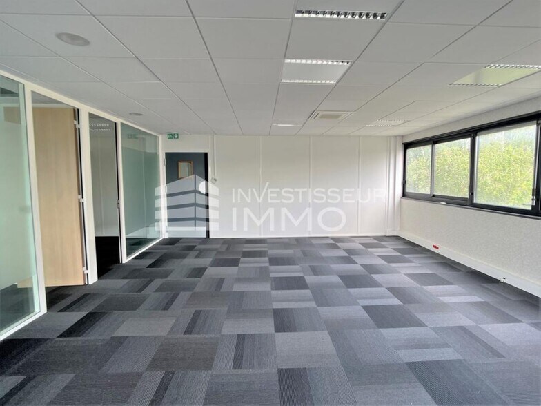 Office in Antony to rent - Interior Photo - Image 3 of 10