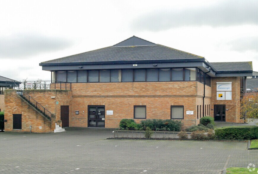 1 Lakeview Ct, Huntingdon for sale - Building Photo - Image 2 of 2