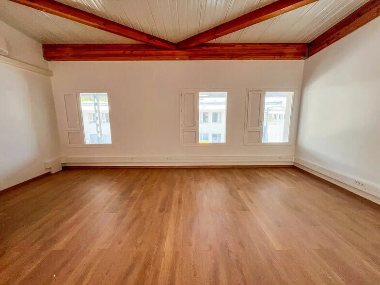 Office in Avignon to rent - Interior Photo - Image 2 of 5