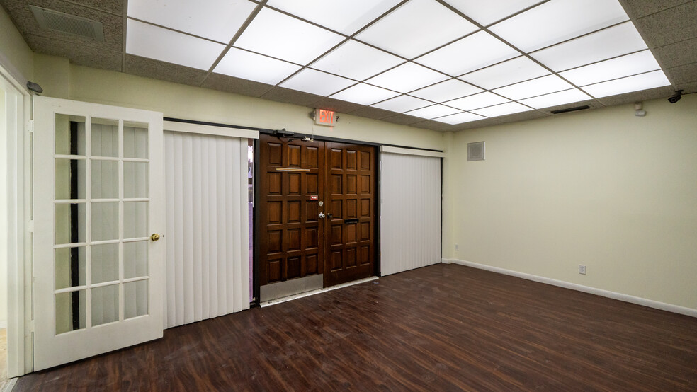 3296 Powerline Rd, Oakland Park, FL for rent - Building Photo - Image 1 of 9