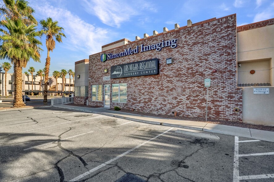 3560 E Flamingo Rd, Las Vegas, NV for sale - Building Photo - Image 1 of 19