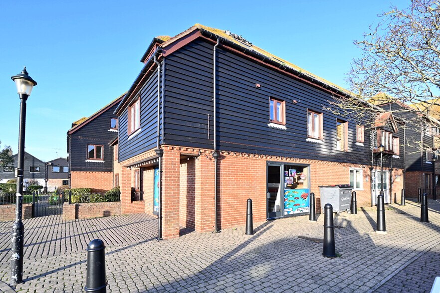Strand Quay, Rye for sale - Primary Photo - Image 1 of 1