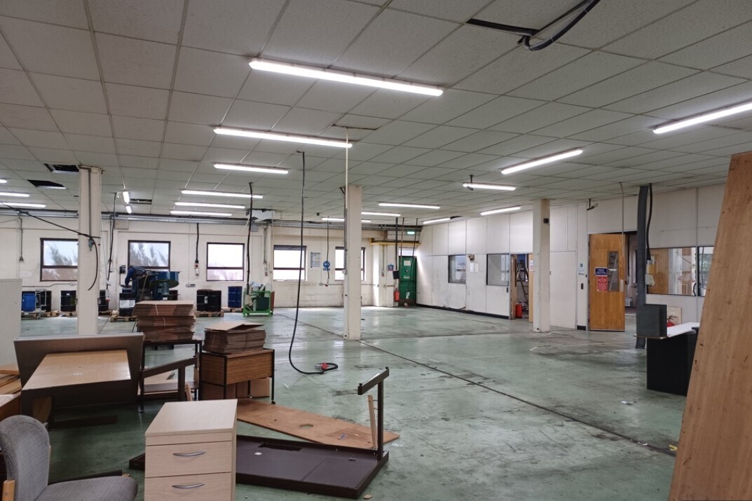 Bonsor Dr, Tadworth to rent Interior Photo- Image 1 of 5