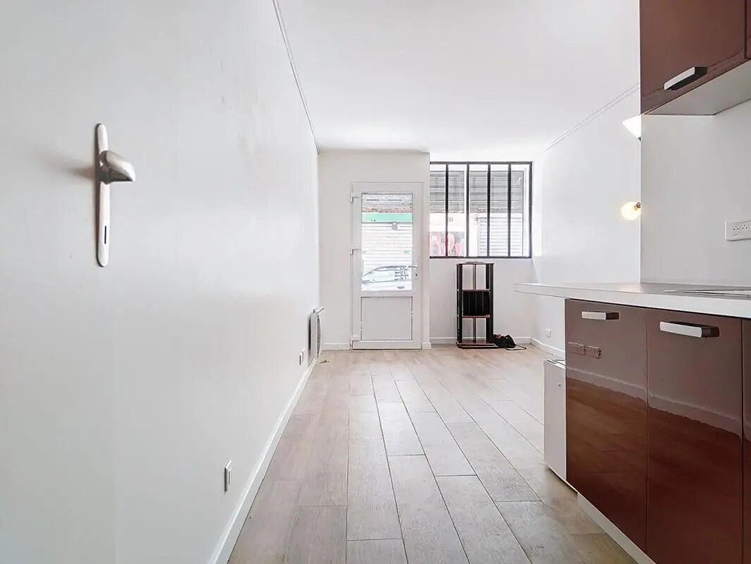 Build-to-Rent in Paris for sale Interior Photo- Image 1 of 5