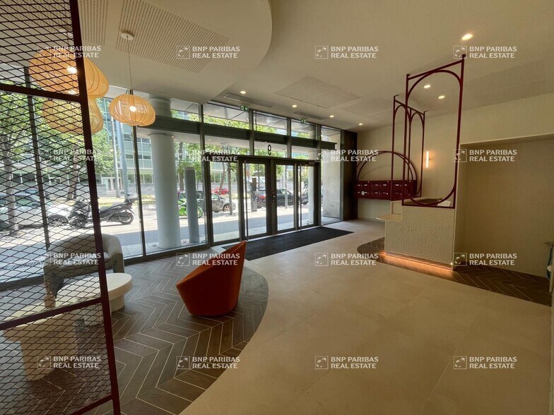 Office in Marseille to rent - Lobby - Image 3 of 11