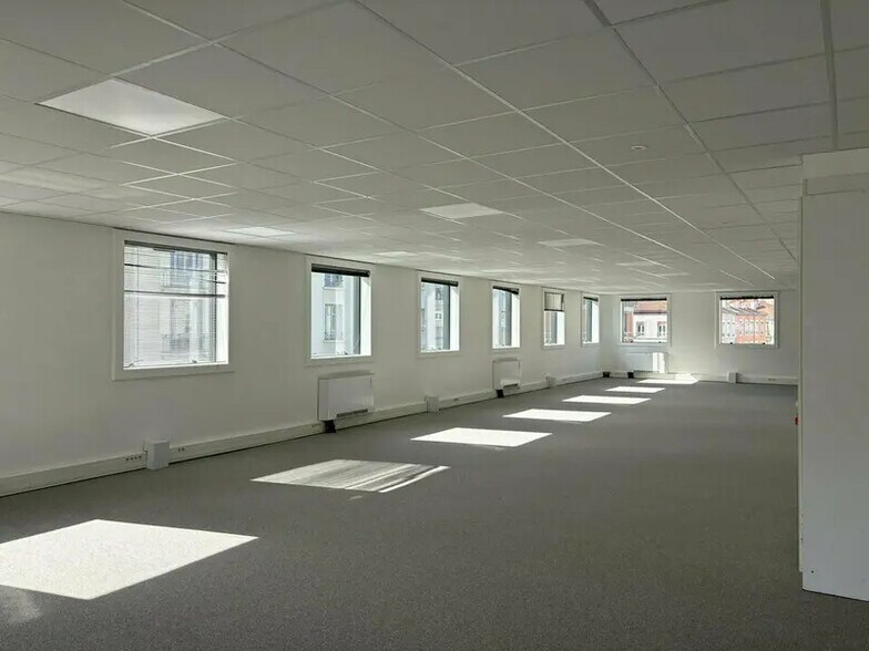 Office in Villeurbanne to rent - Interior Photo - Image 3 of 17