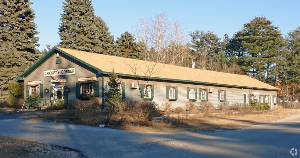 1223 Roosevelt Trl, Raymond, ME for sale - Primary Photo - Image 1 of 12