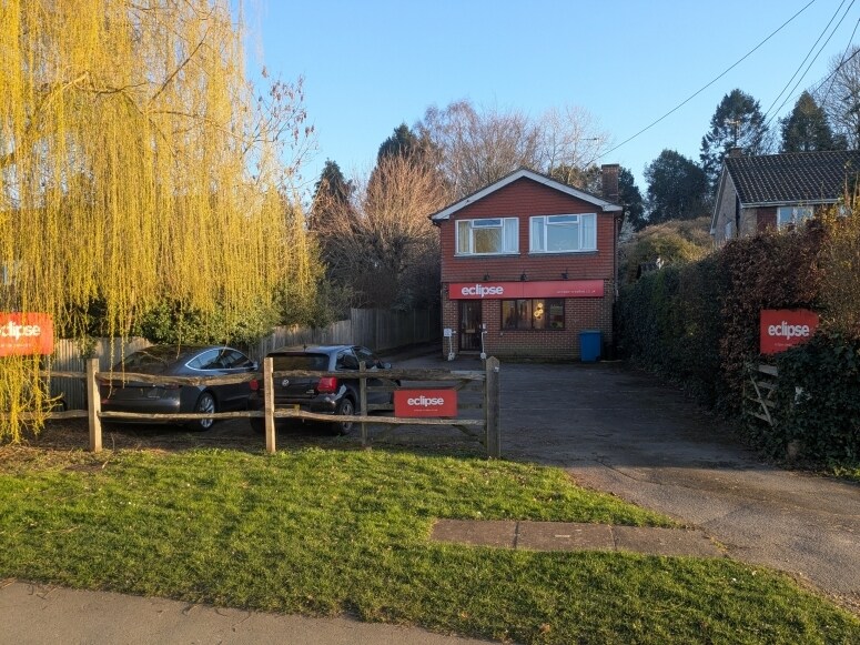 The Green, Elstead to rent Building Photo- Image 1 of 3