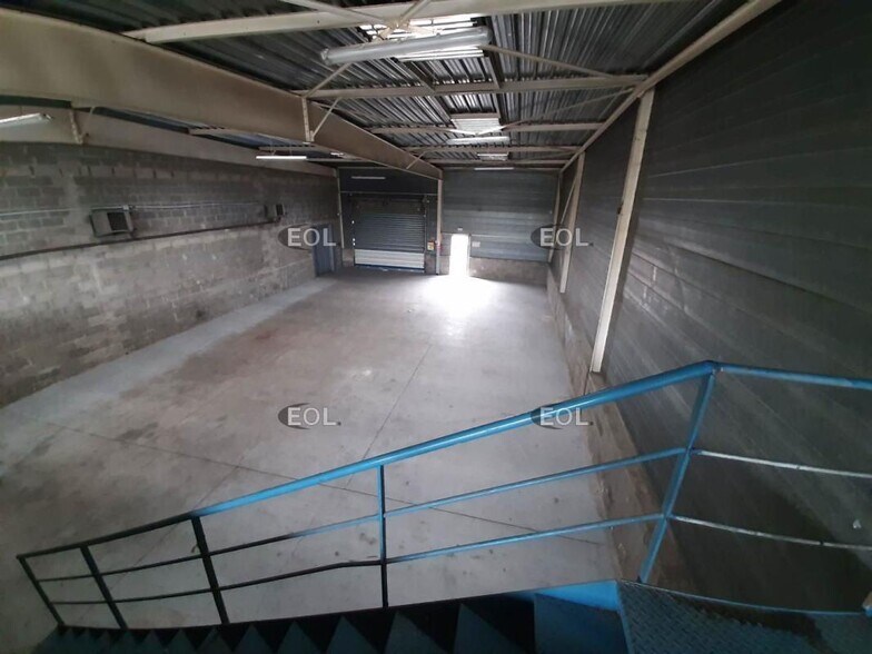 Industrial in Orly to rent - Interior Photo - Image 3 of 6