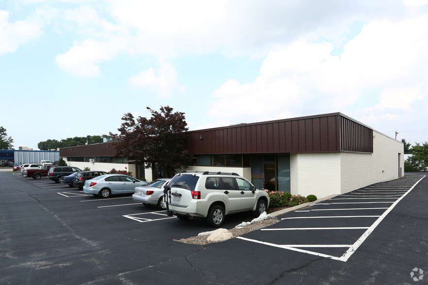 2302-2324 Weldon Pky, Maryland Heights, MO for sale - Building Photo - Image 1 of 1