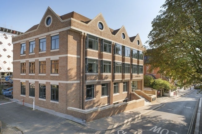 Little Green, Richmond to rent - Building Photo - Image 1 of 2