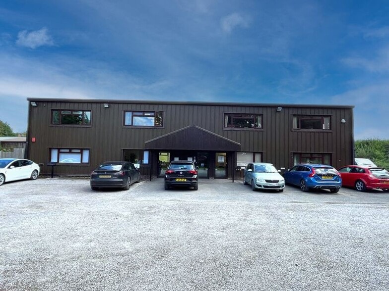 Cuckfield Rd, Haywards Heath for sale - Primary Photo - Image 1 of 1