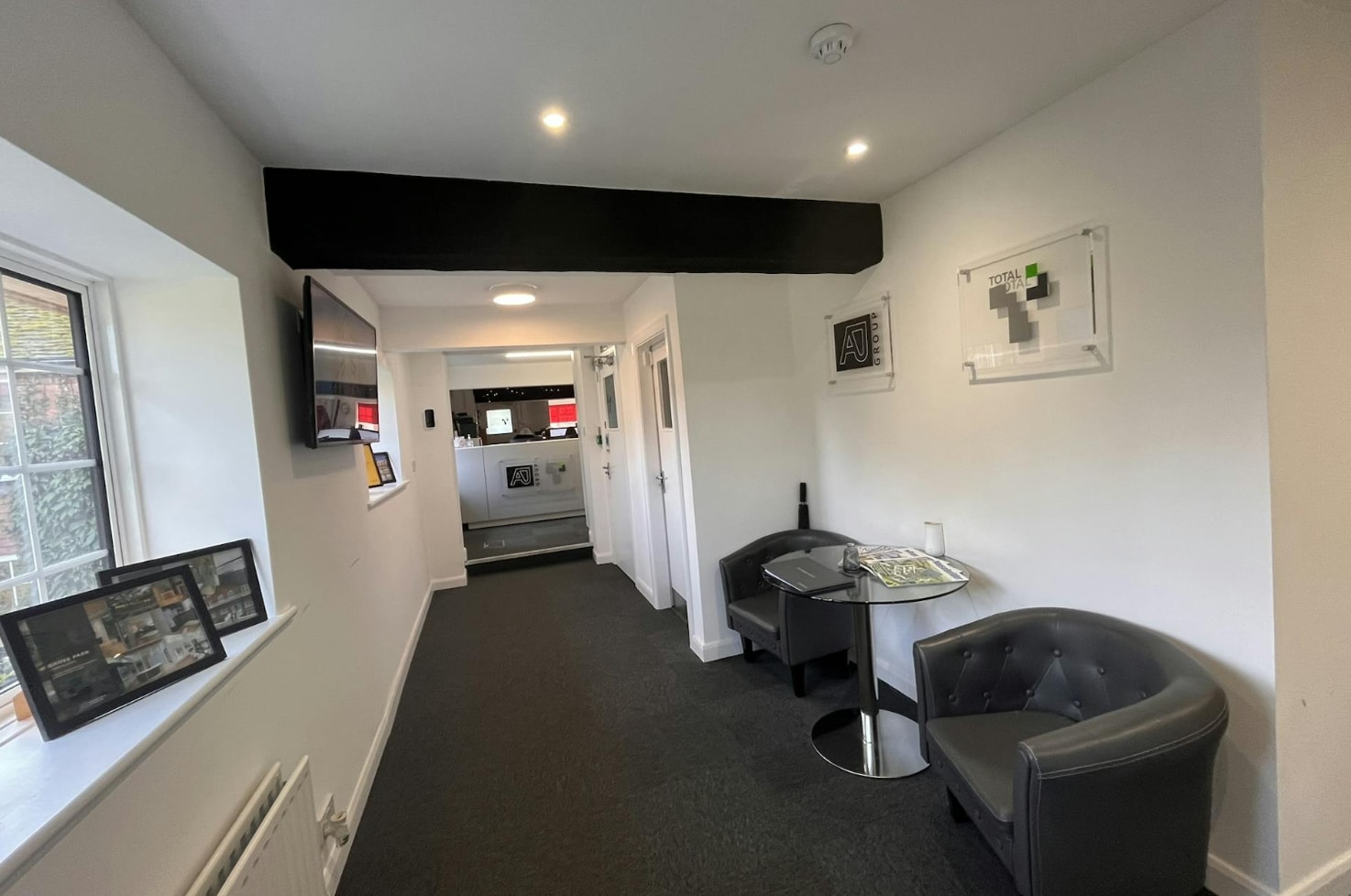 Latimer Rd, Latimer to rent Interior Photo- Image 1 of 3