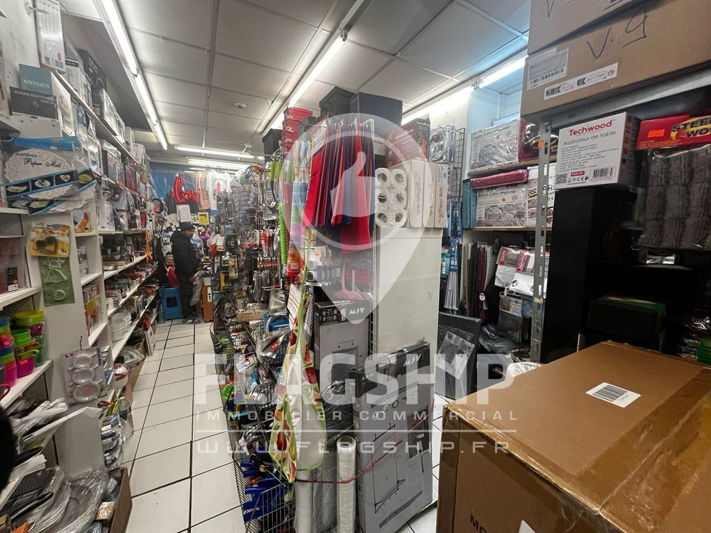 Retail in Paris for sale Interior Photo- Image 1 of 9
