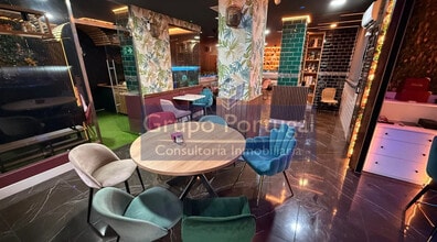 Retail in Madrid, Madrid to rent Interior Photo- Image 2 of 6