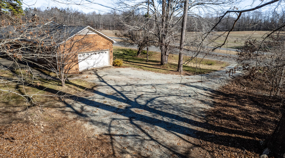 5600 Durham Rd, Roxboro, NC for sale - Building Photo - Image 3 of 19