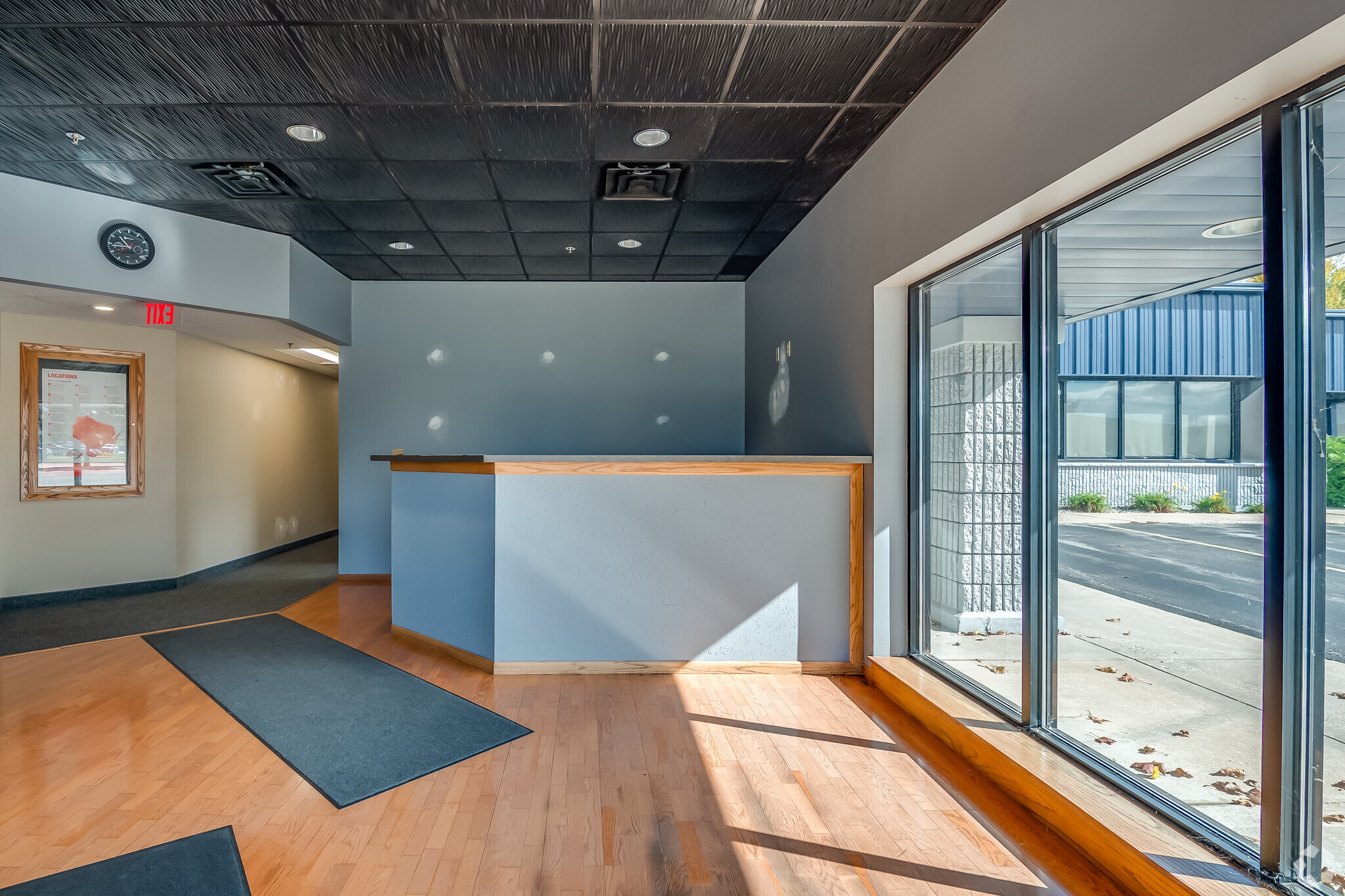 2390 Industrial Dr, Neenah, WI to rent Lobby- Image 1 of 14