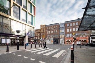 29 Cloth Fair, London to rent Building Photo- Image 2 of 7