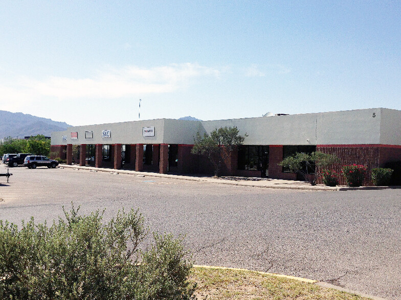 5 Butterfield Trail Blvd, El Paso, TX for rent - Building Photo - Image 2 of 5