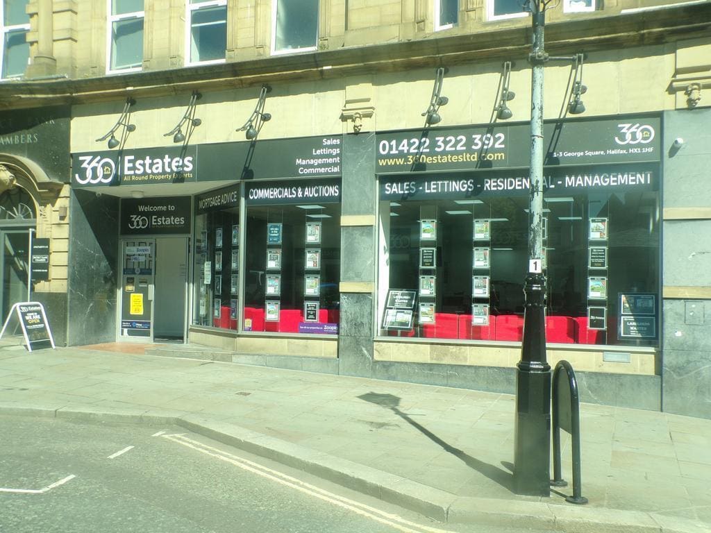 1-3 George Sq, Halifax to rent Building Photo- Image 1 of 5