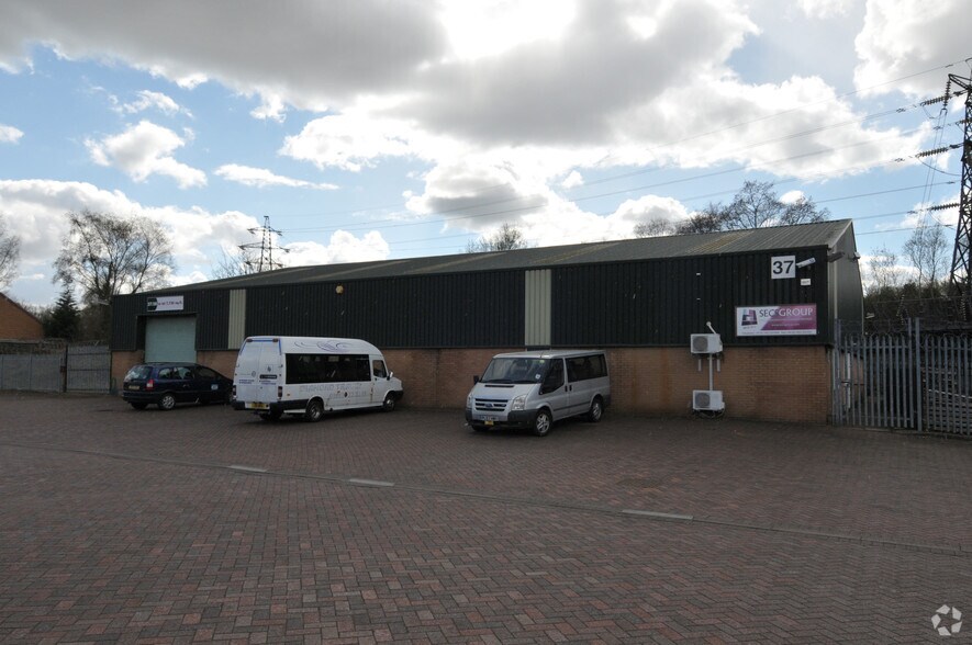 Waterloo Rd, Telford to rent - Building Photo - Image 1 of 2
