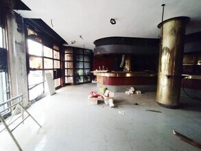 Retail in Torredembarra, Tarragona to rent Interior Photo- Image 2 of 5