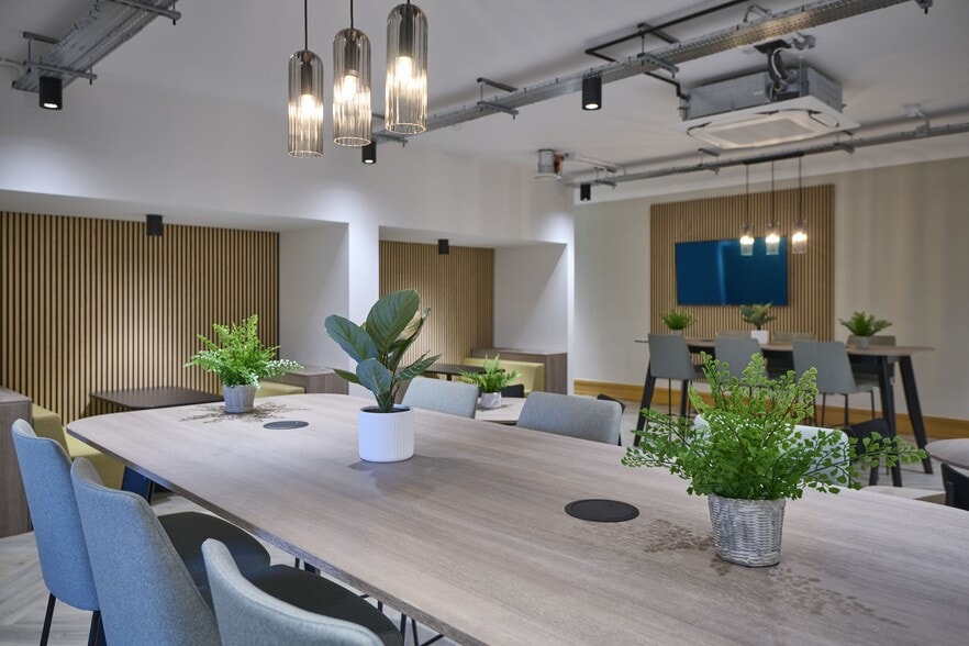 Lynch Wood, Peterborough to rent - Interior Photo - Image 2 of 9