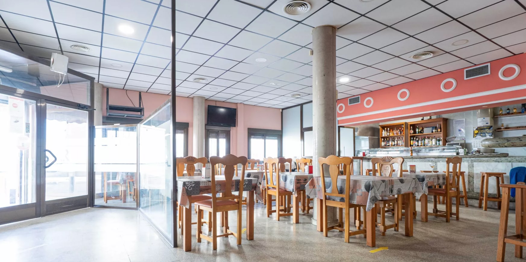 Retail in Esquivias, Toledo to rent Interior Photo- Image 1 of 12