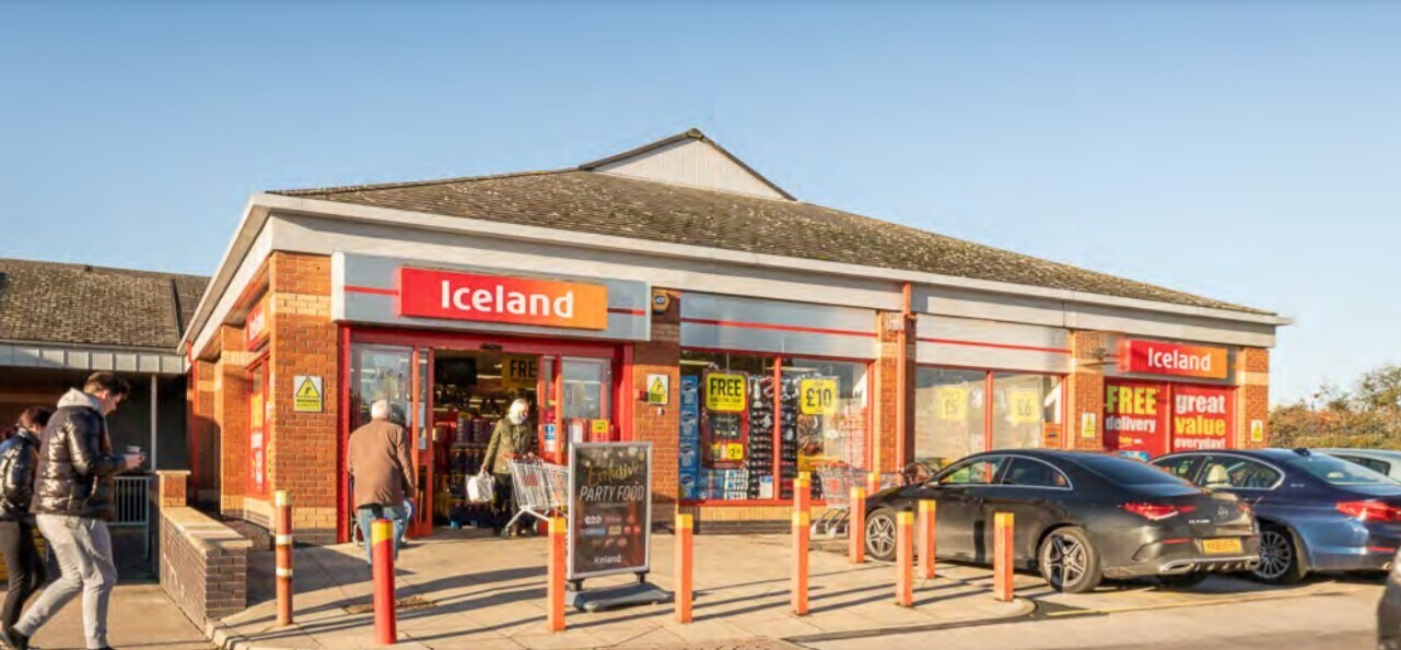 The Oval, Leeds for sale Primary Photo- Image 1 of 1