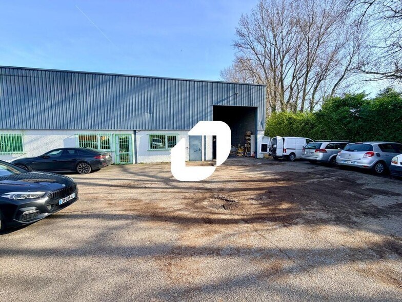 Impasse Louis Saillant, Vaulx-en-Velin to rent - Building Photo - Image 2 of 6