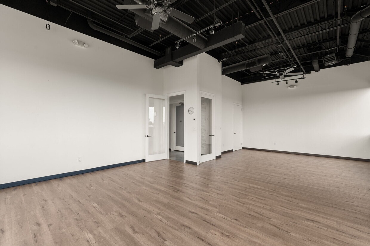 6514 Highway 90A, Sugar Land, TX to rent Building Photo- Image 1 of 11
