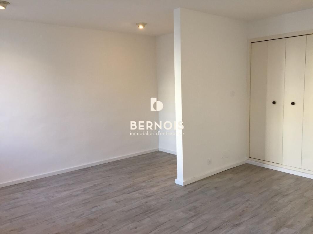 Office in Toulon to rent Interior Photo- Image 1 of 7