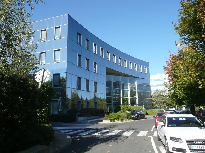 18 Place Des Nympheas, Villepinte to rent - Building Photo - Image 1 of 6