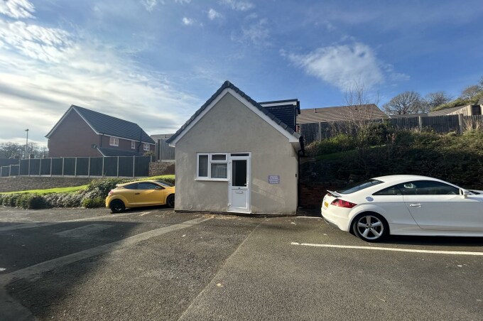 435-437 Halesowen Rd, Cradley Heath to rent - Building Photo - Image 3 of 3