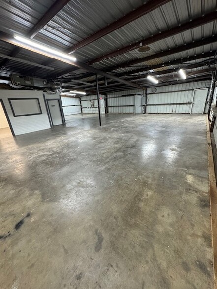 2602 Fort Worth Hwy, Weatherford, TX for rent - Building Photo - Image 3 of 12