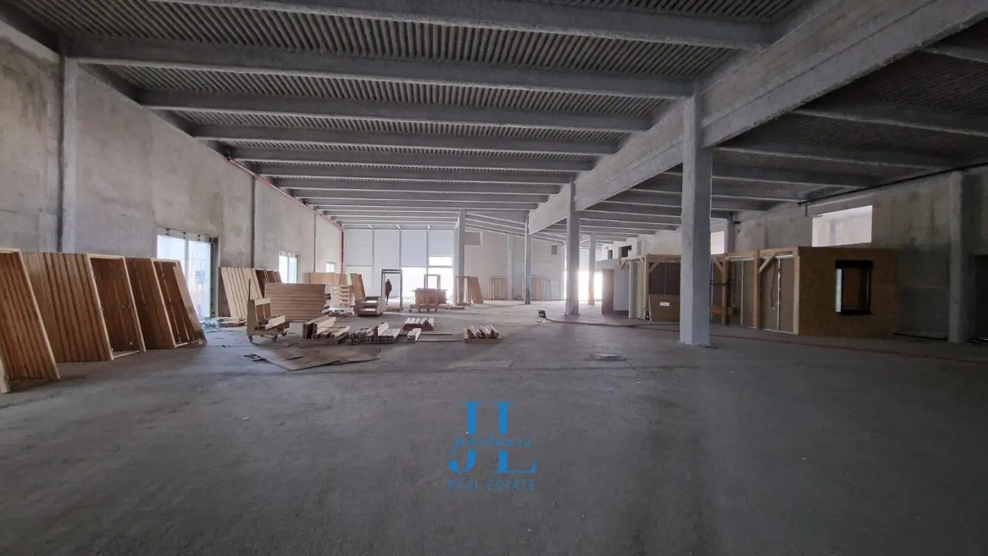 Retail in Bordeaux for sale Interior Photo- Image 1 of 8