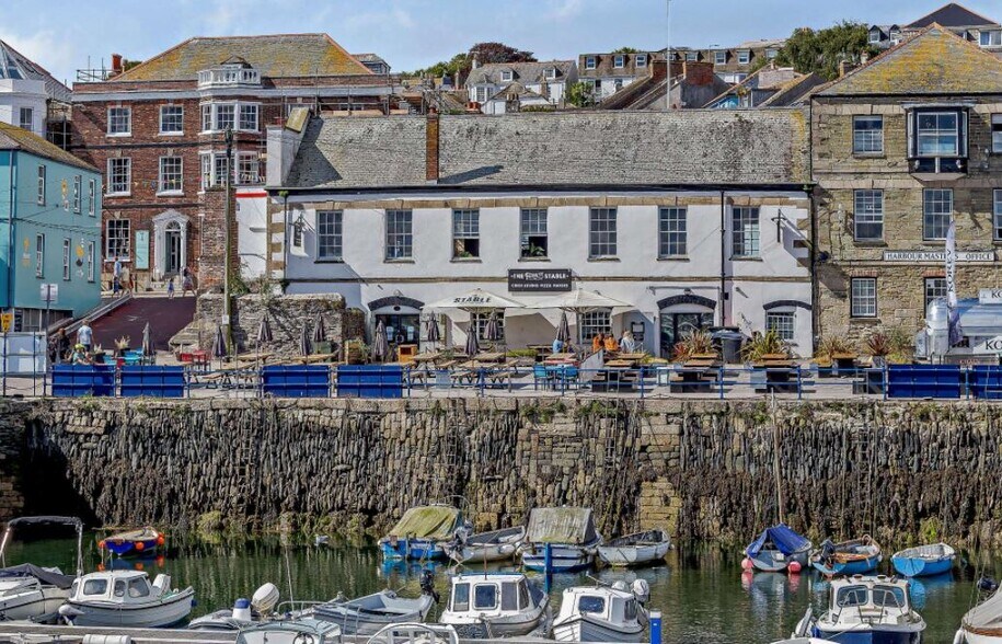 Custom House Quay, Falmouth for sale - Building Photo - Image 1 of 1